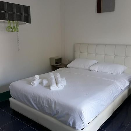 Chinn House Karon Exterior foto